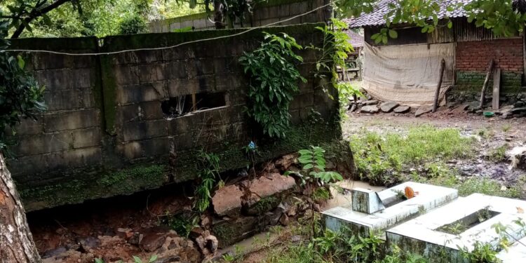Penanganan Dampak Banjir Dinilai Lamban, Warga Kampung Apolo Kecewa terhadap Pemerintah Kabupaten Pandeglang