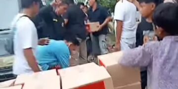LUBY Peduli Salurkan 500 Paket Bantuan Banjir, Warga Desa Sobang Sambut dengan Gembira