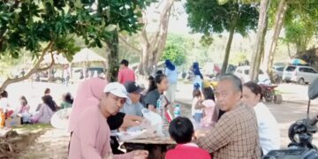 Liburan Munggahan Bulan Ramadan Penuh Kebersamaan,Keluarga dan kerabat H. Udi Supriadi,Gelar  Liburan Bersama di Destinasi Pantai Cipenyu Desa Tanjung Jaya