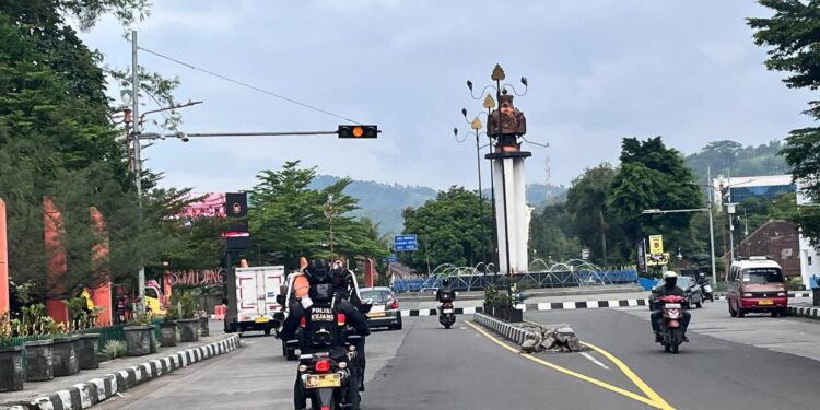 Patroli Dialogis Ngabuburit, Polres Sumedang Hadir Jaga Kamtibmas jelang Berbuka