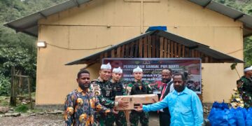 SATGAS YONIF 301/PKS GELAR BAKTI SOSIAL DI PEDALAMAN PAPUA TENGAH