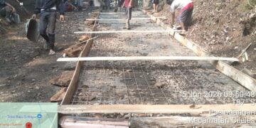 Swadaya Bangun Jalan Rabat Beton Poros Desa, Warga Kampung Pamatang Kompak Gotongroyong