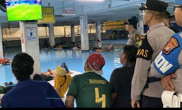 Polres Priok Perkuat Sinergi dengan Masyarakat Melalui Nobar Jaga Jakarta On The Spot Piala Dunia 2026