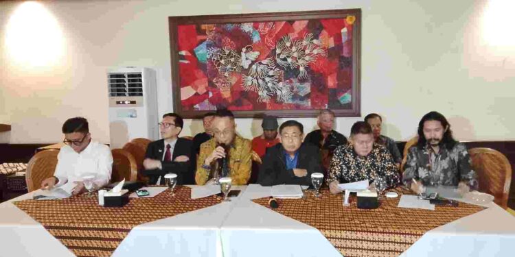 Konferensi Pers THMP dan PERADI Bersatu: Bantah Tuduhan C. Suhadi Menyusup Sidang Praperadilan Roy Suryo